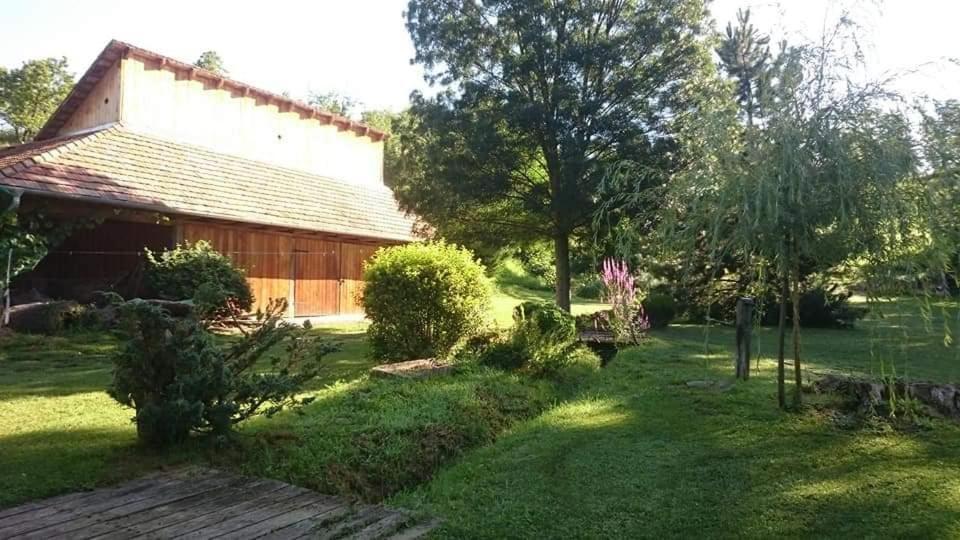 Nyugalomsziget Vila Kotcse Exterior foto